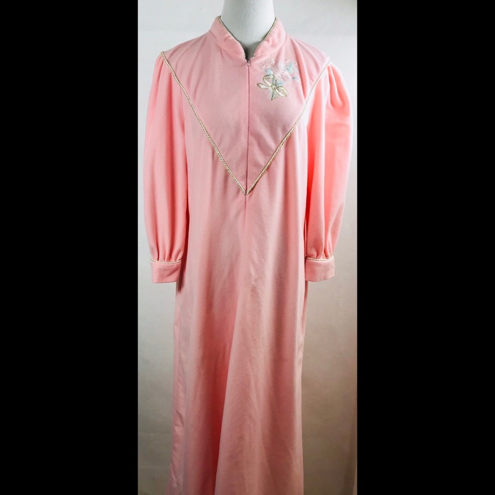 ❗️SOLD❗️Christian Dior Pink Sleeping Nightgown - Picture 1 of 5